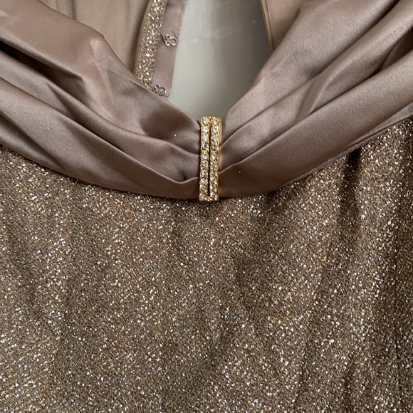 Dress - Picture 7 of 8